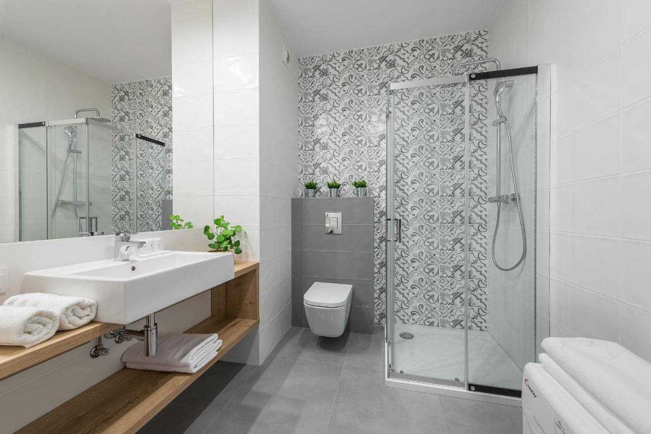 Okecie Airport Studio Bakalarska 2 P&O Serviced Apartments Varsó Kültér fotó