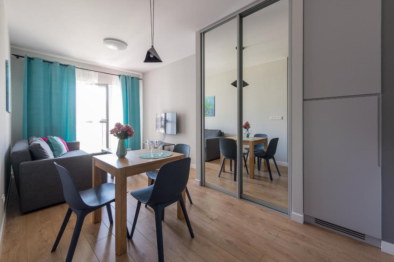 Okecie Airport Studio Bakalarska 2 P&O Serviced Apartments Varsó Kültér fotó