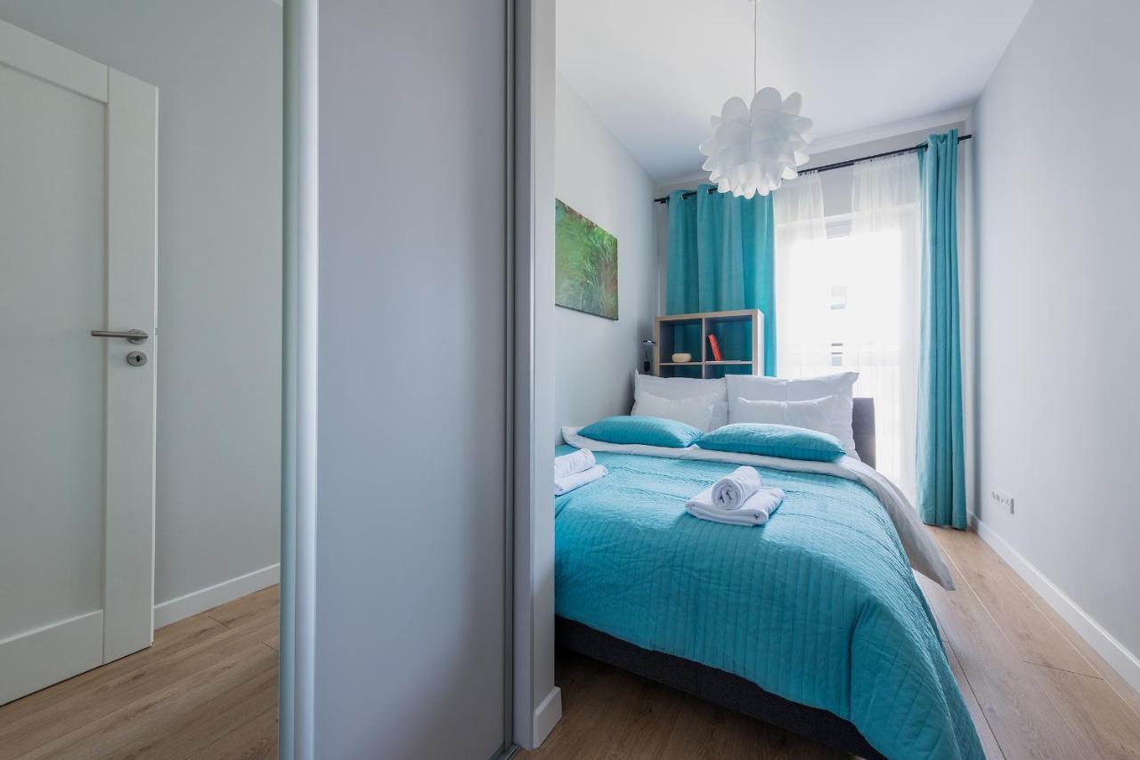 Okecie Airport Studio Bakalarska 2 P&O Serviced Apartments Varsó Kültér fotó