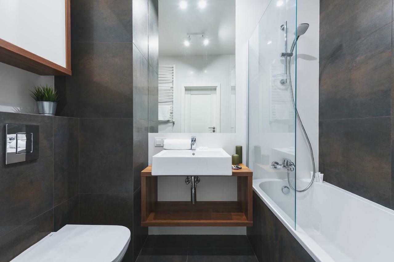Okecie Airport Studio Bakalarska 2 P&O Serviced Apartments Varsó Kültér fotó