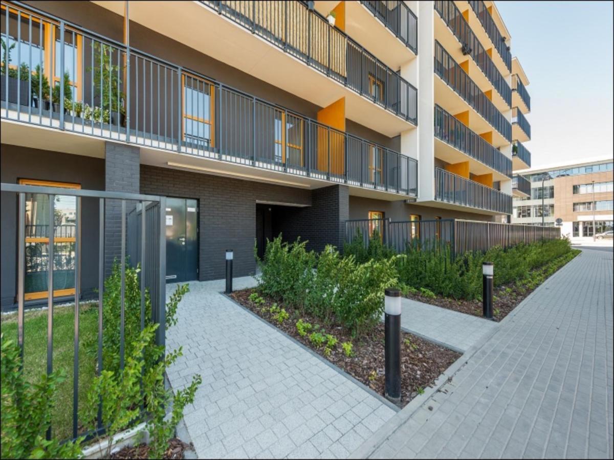 Okecie Airport Studio Bakalarska 2 P&O Serviced Apartments Varsó Kültér fotó